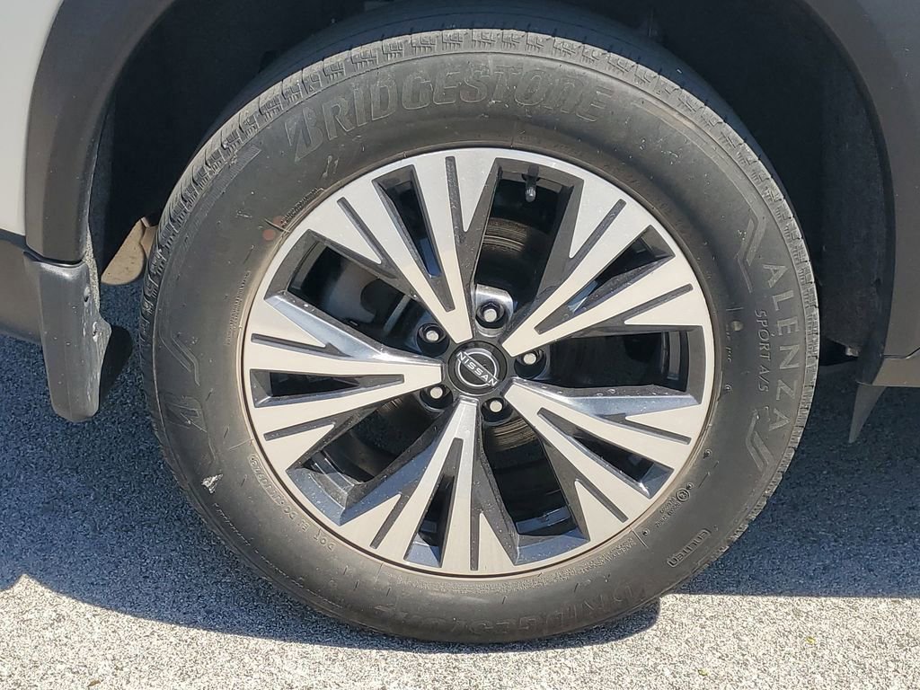Used 2023 Nissan Rogue SV AWD/4WD image 5