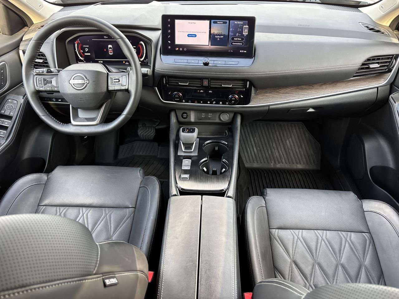 Used 2025 Nissan Rogue Platinum w/ Platinum Premium Package image 12