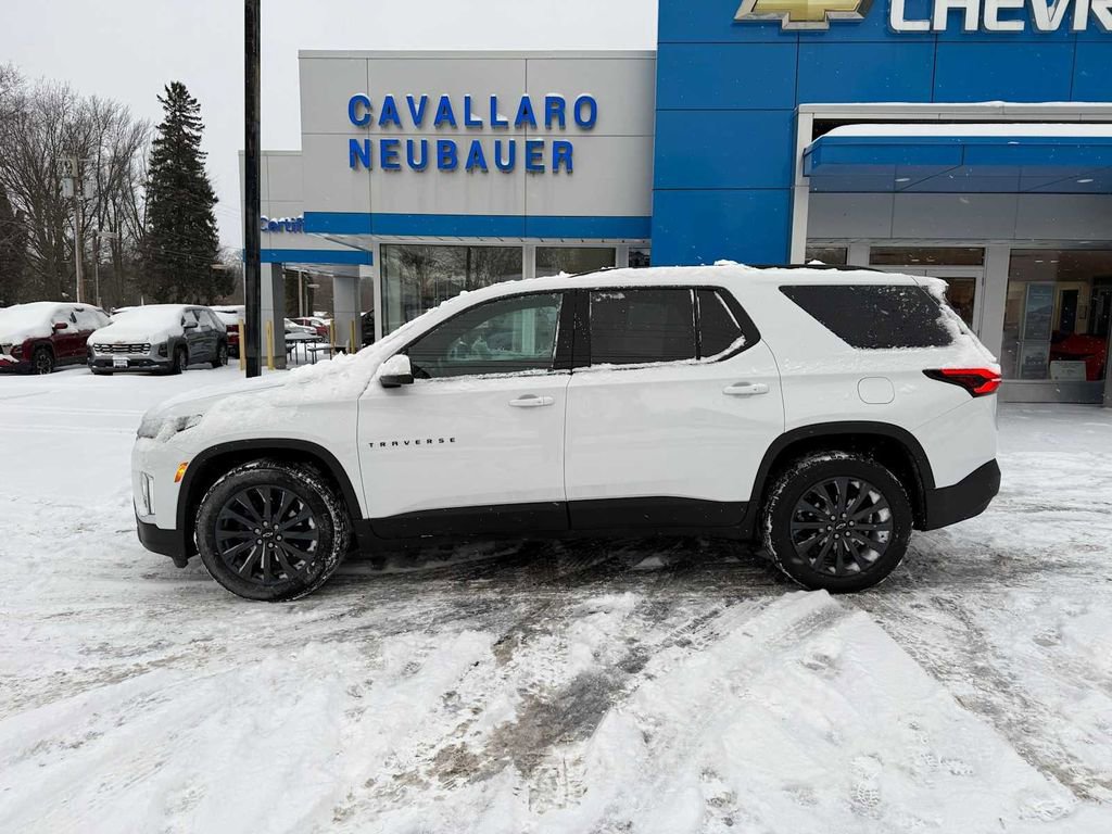 Used 2023 Chevrolet Traverse RS image 8