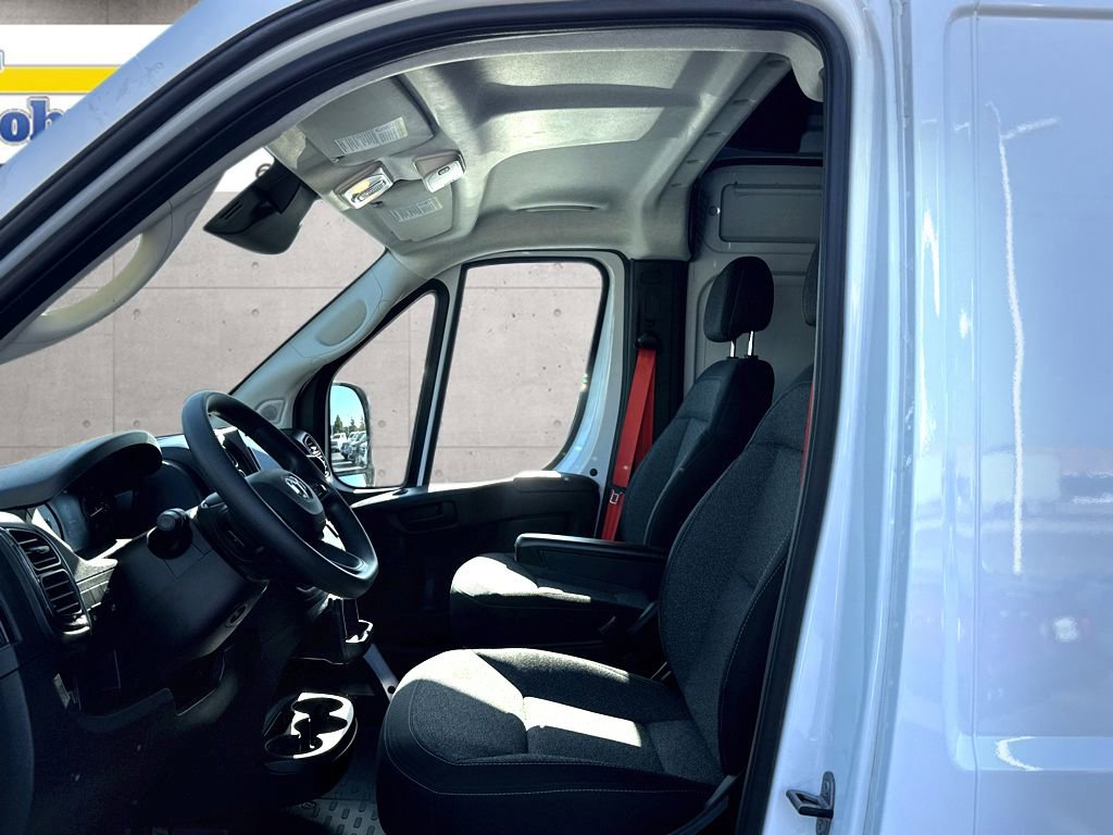 Used 2025 RAM ProMaster 2500 w/ Convenience Group image 11