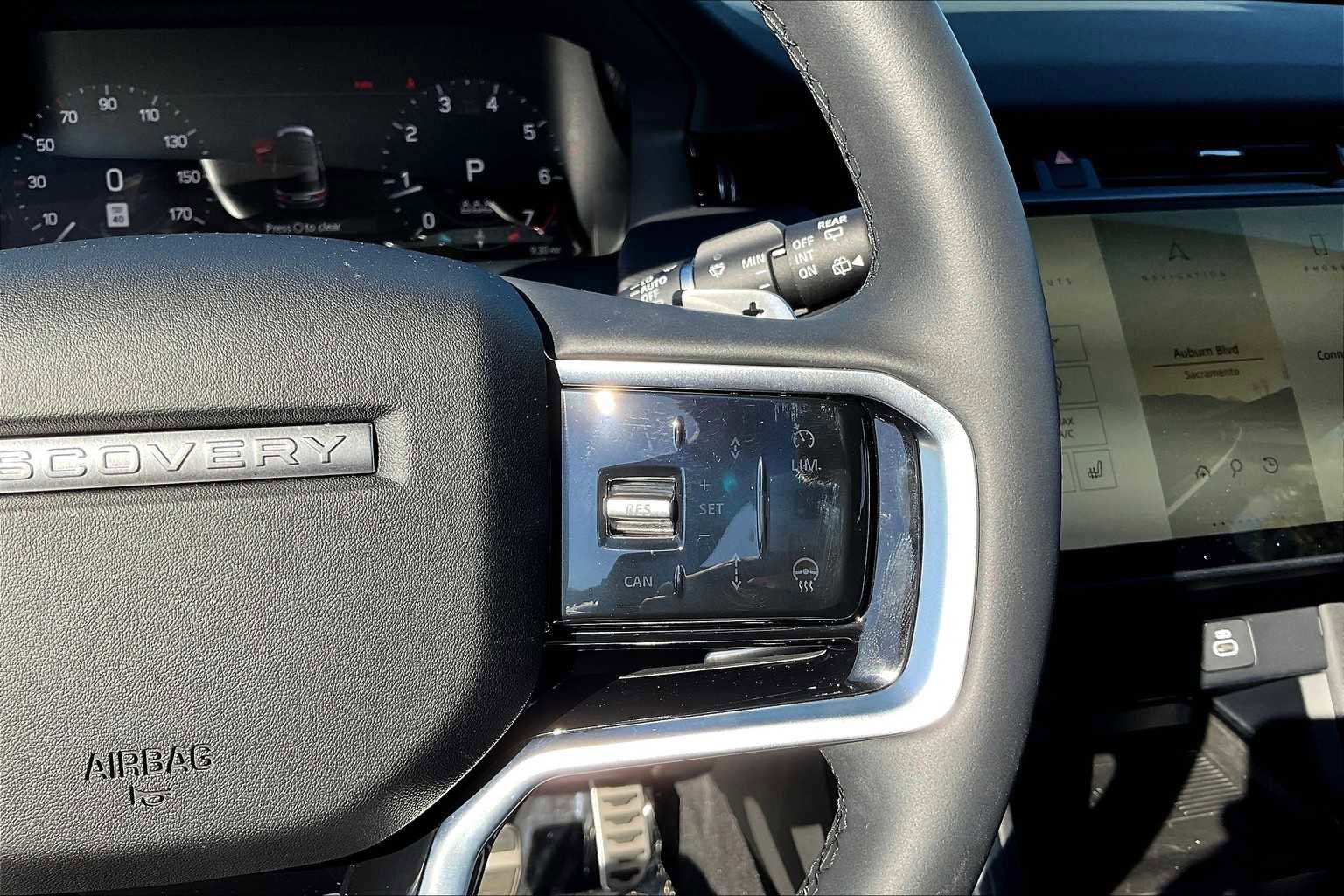 Used 2025 Land Rover Discovery Sport Dynamic SE image 22