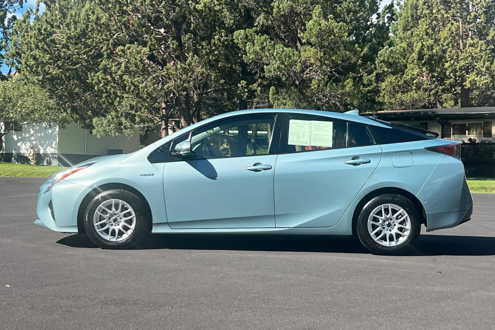 Used 2017 Toyota Prius Three image 8