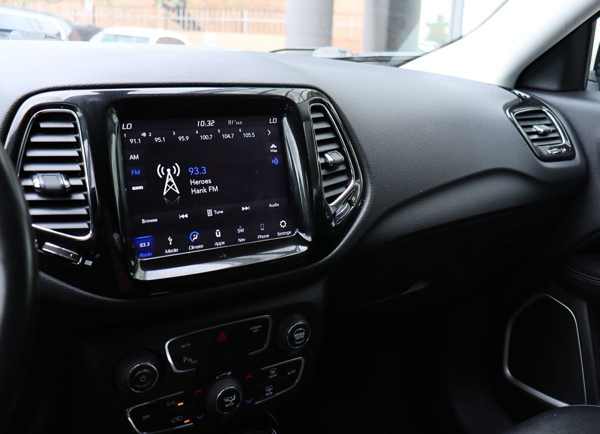 Used 2019 Jeep Compass Latitude FWD image 43