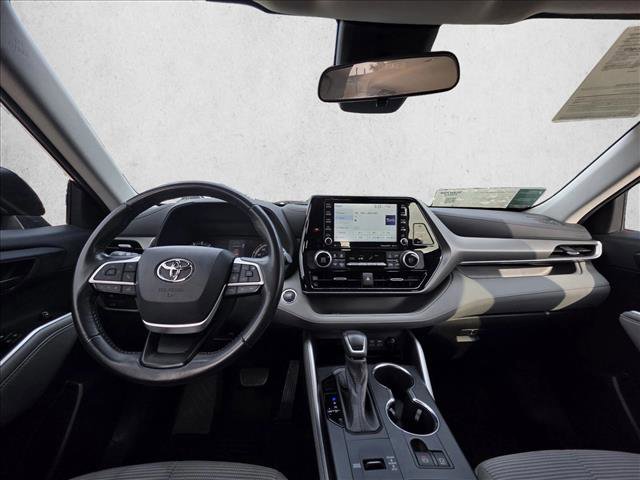 Used 2022 Toyota Highlander LE image 18