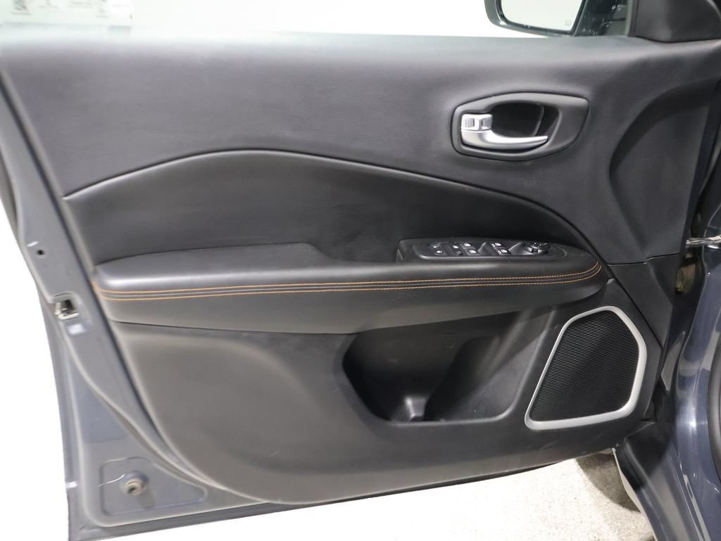 Used 2017 Jeep Compass Limited AWD/4WD image 12