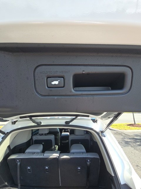 Used 2025 Honda Pilot EX-L image 9