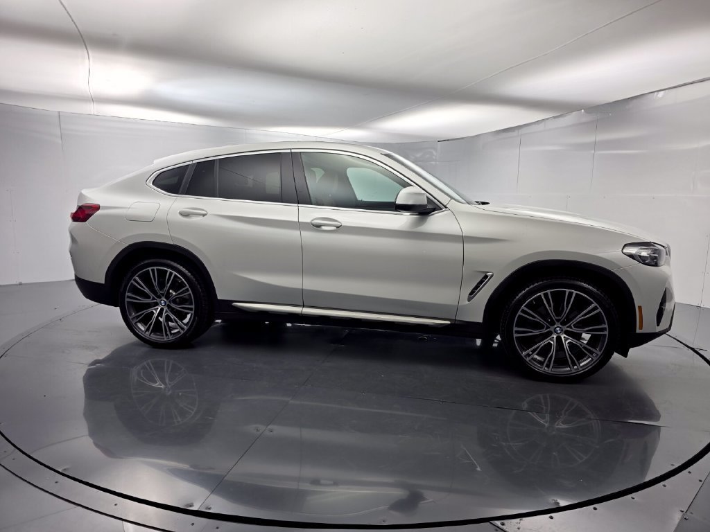 Certified 2024 BMW X4 xDrive30i w/ Premium Package AWD/4WD image 3