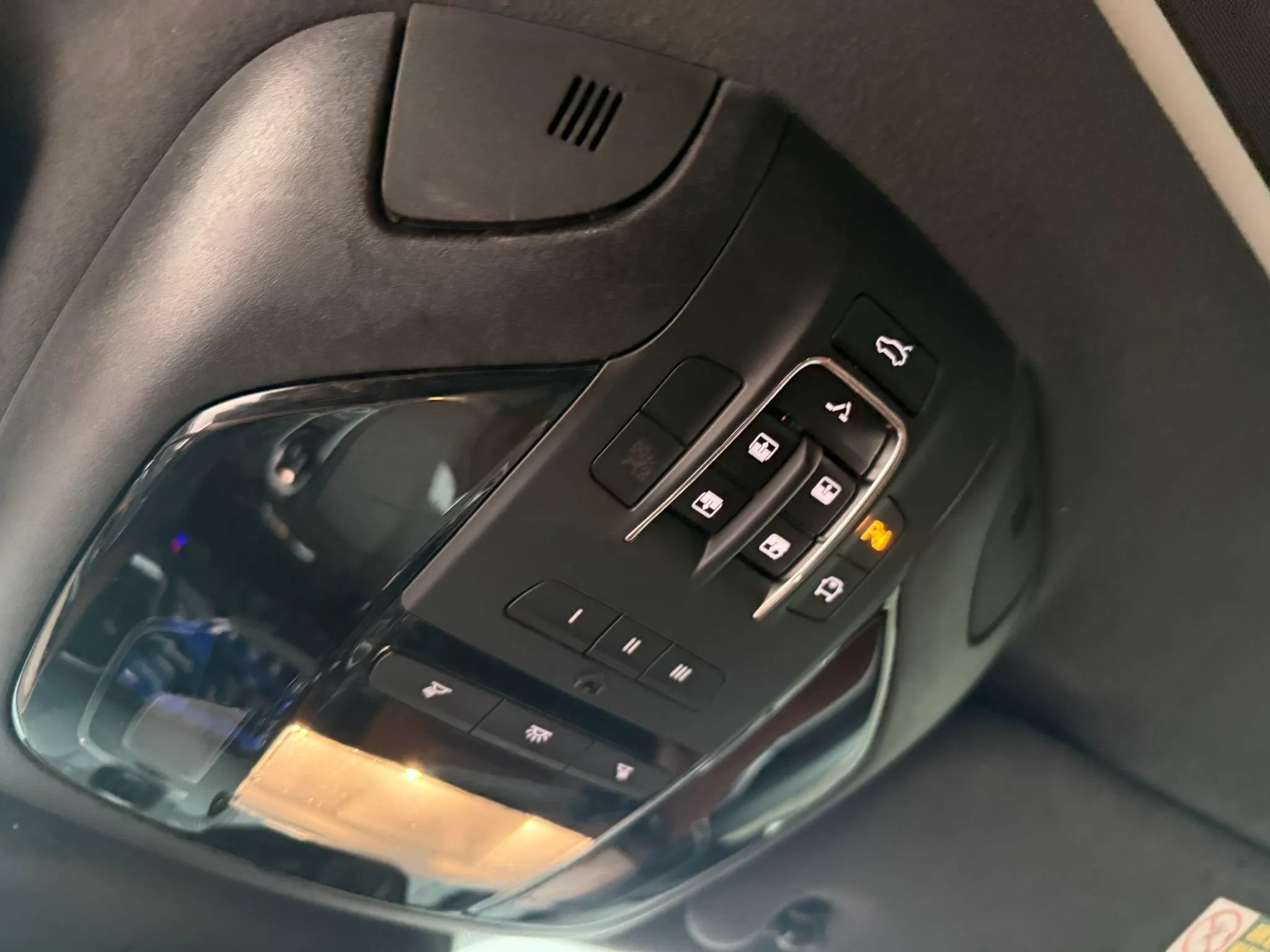 Used 2018 Maserati Levante AWD/4WD image 24