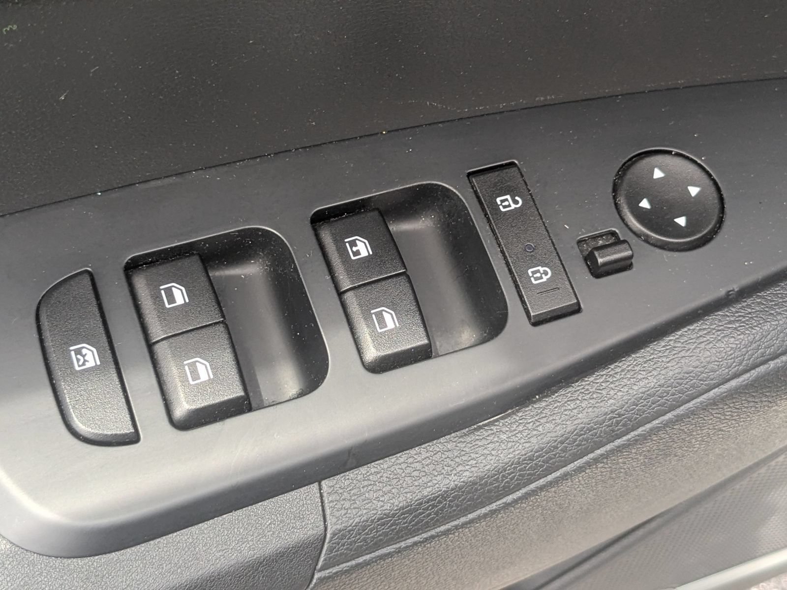 Used 2024 Kia Sportage LX FWD image 12