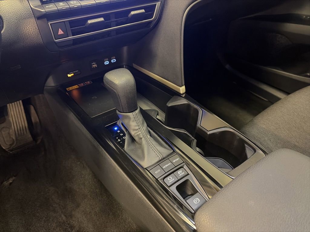 Used 2025 Toyota Camry LE FWD image 22