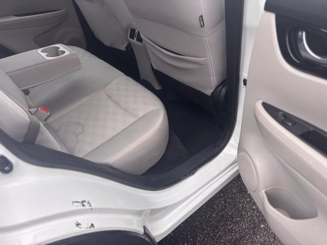 Used 2018 Nissan Rogue Sport SV w/ SV Technology Package FWD image 17