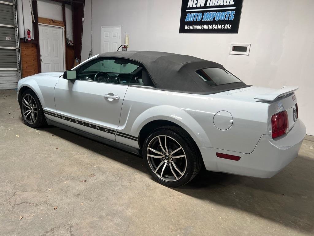Used 2005 Ford Mustang Premium RWD image 29