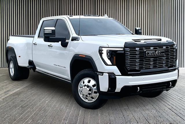 Used 2025 GMC Sierra 3500 Denali Ultimate AWD/4WD image 11
