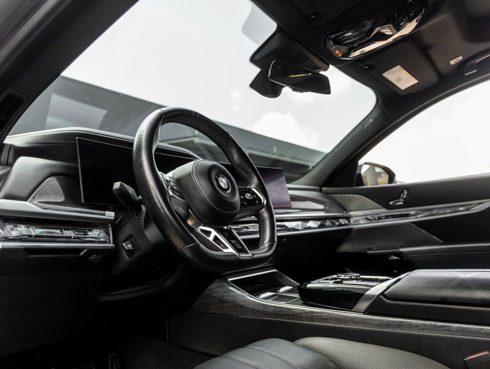 Used 2024 BMW 740i image 24