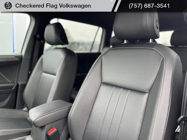 Used 2022 Volkswagen Tiguan SE R-Line image 19