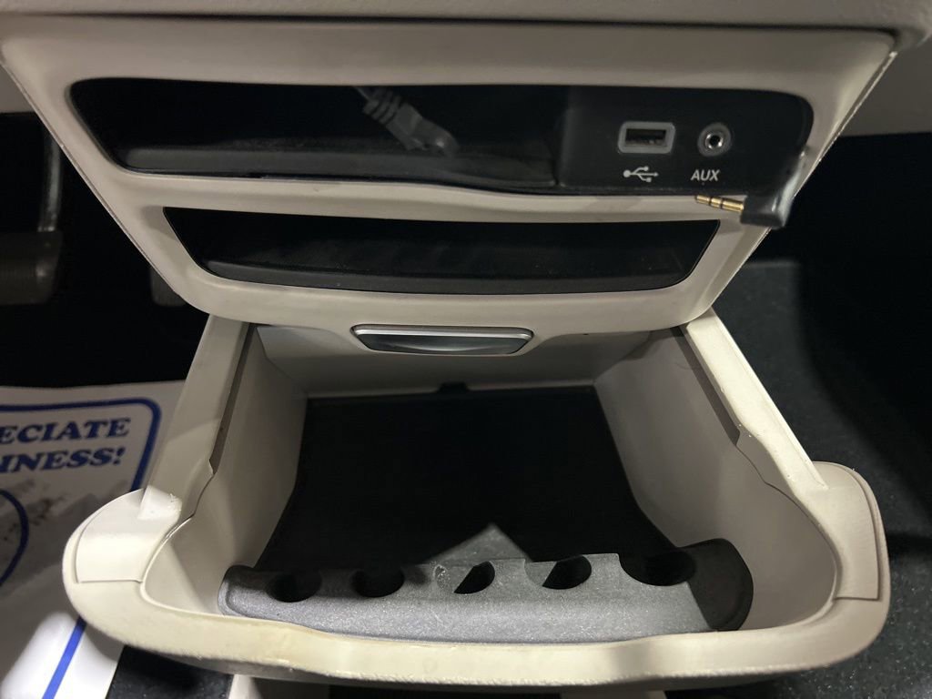 Used 2017 Chrysler Pacifica Touring-L image 35