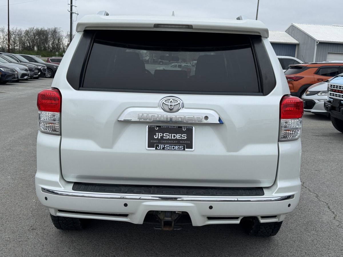 Used 2011 Toyota 4Runner SR5 w/ Convenience Pkg image 8