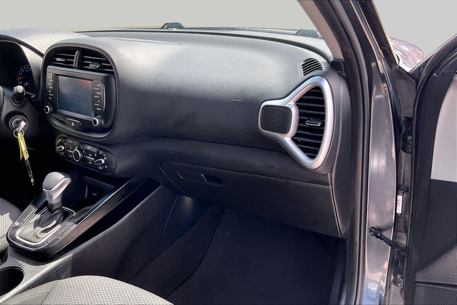 Used 2020 Kia Soul LX FWD image 16