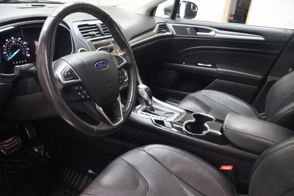Used 2016 Ford Fusion Titanium image 18