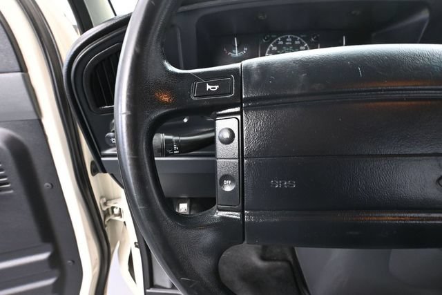 Used 1995 Ford E-150 and Econoline 150 Club Wagon RWD image 22