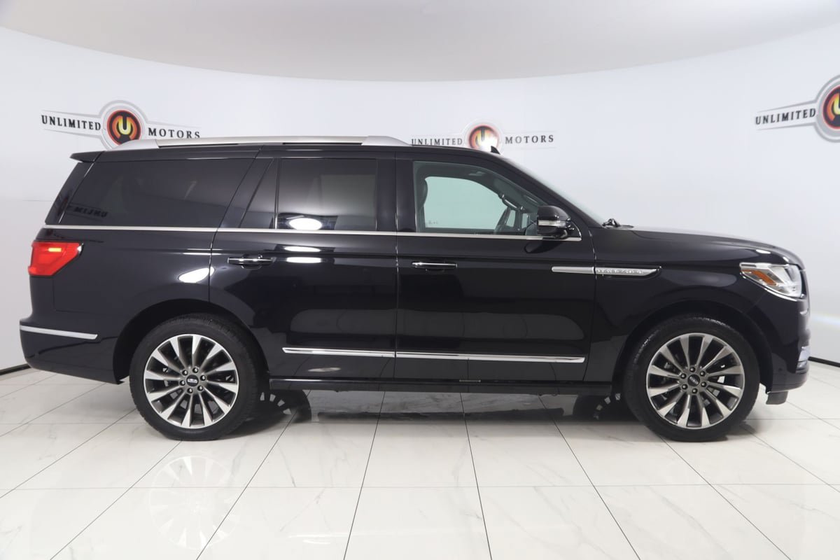 Used 2020 Lincoln Navigator Reserve AWD/4WD image 2