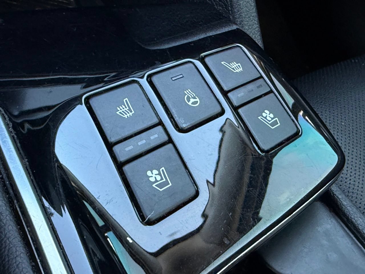 Used 2023 Kia Sportage SX FWD image 19