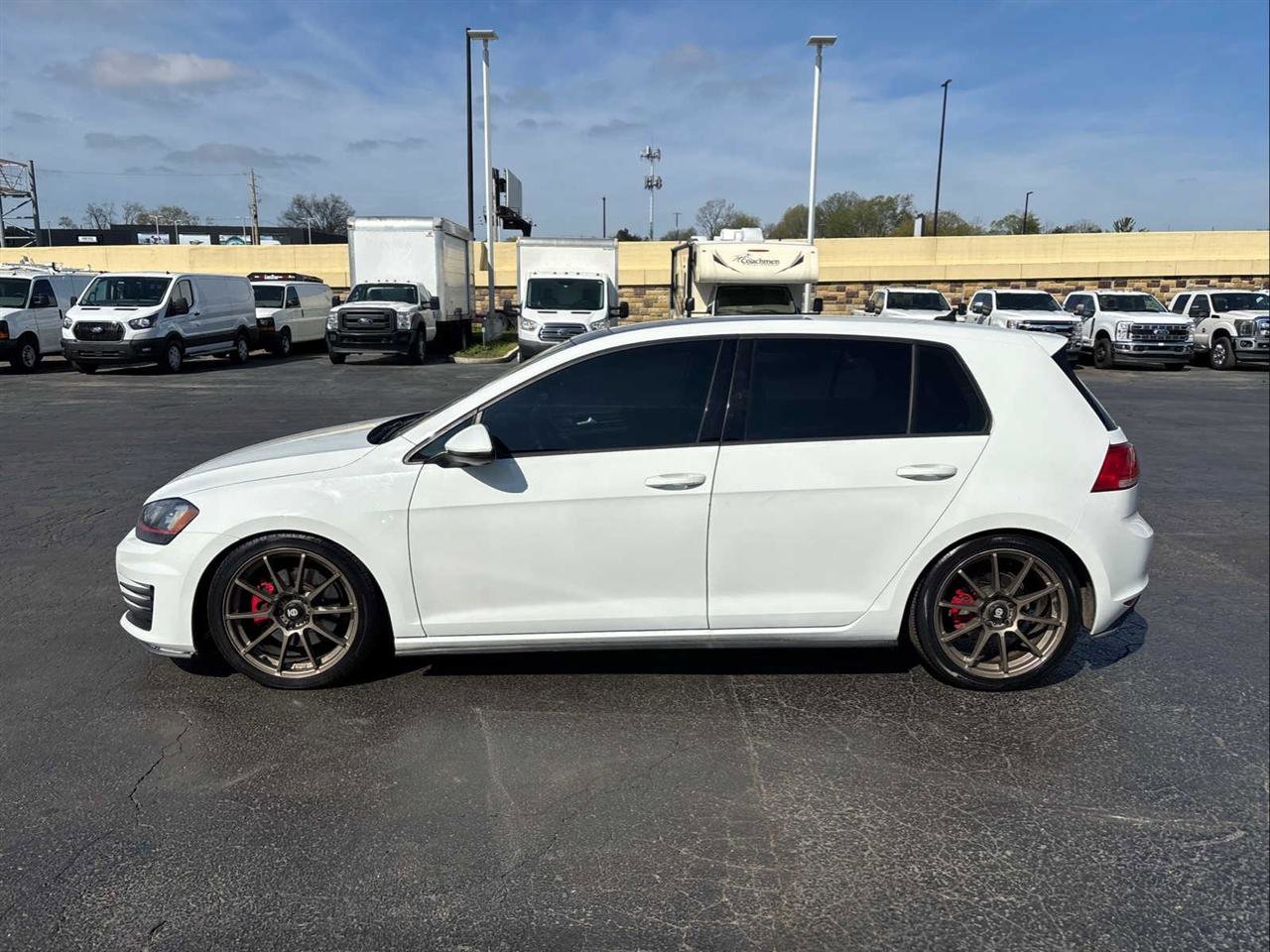 Used 2015 Volkswagen GTI SE w/ Lighting Package (SEL) FWD image 5