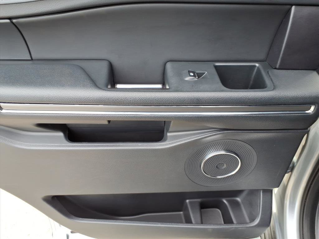 Used 2024 Ford Expedition XLT image 34