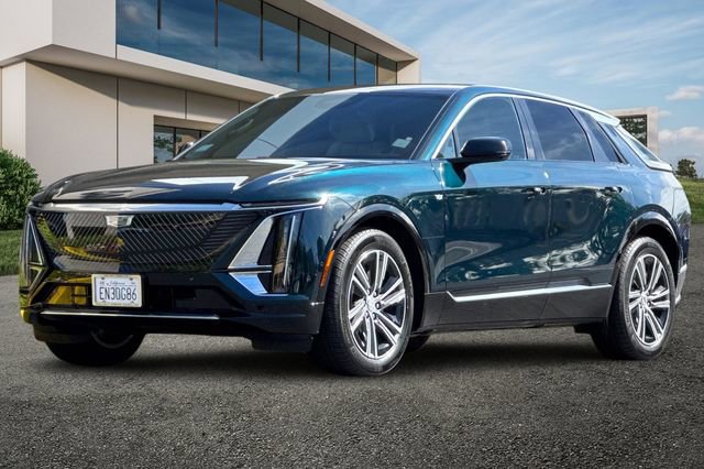 Certified 2024 Cadillac Lyriq Luxury w/ LPO, Floor Liner Package AWD/4WD image 8