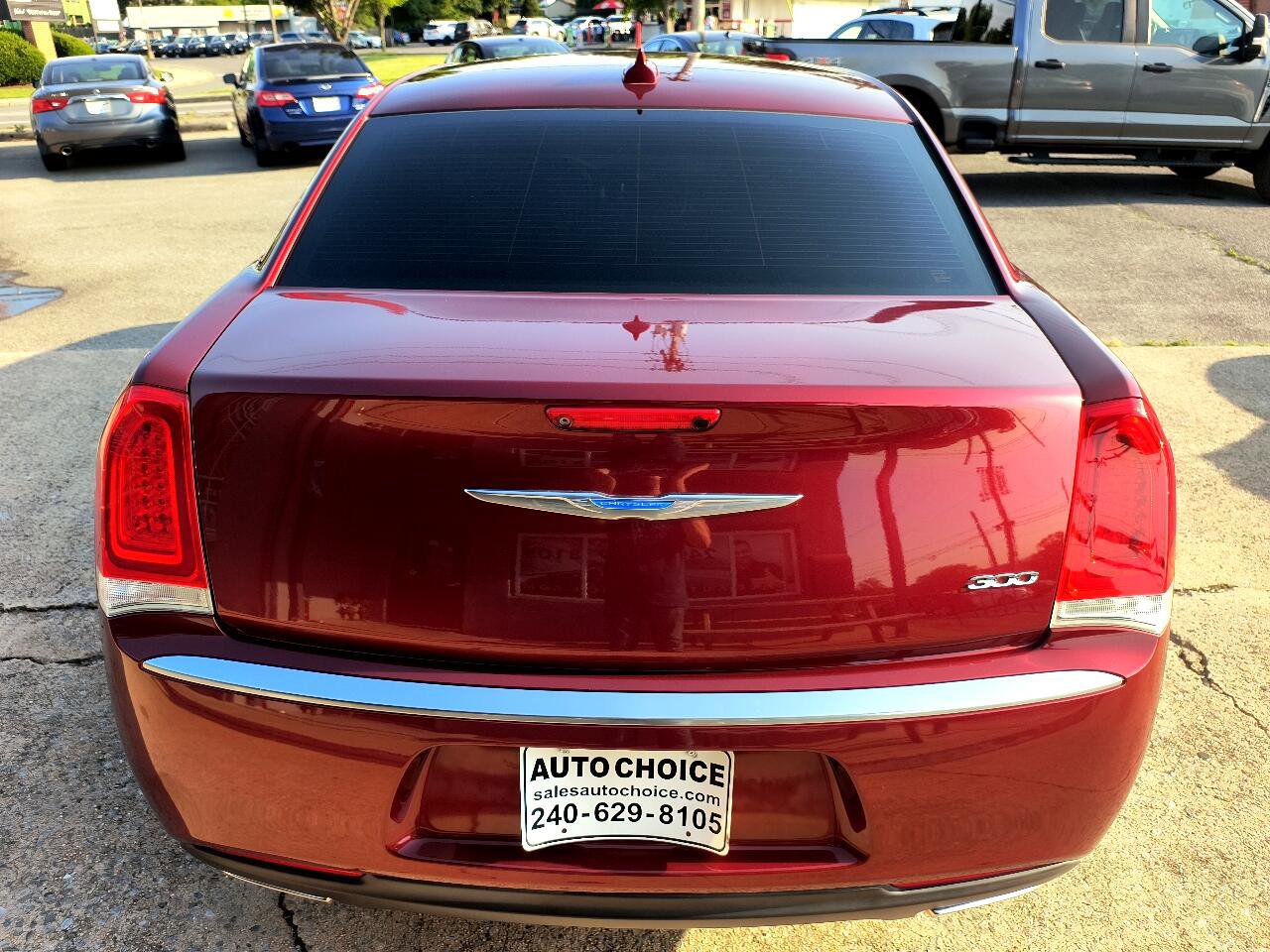 Used 2019 Chrysler 300 Touring w/ Chrome Appearance Package image 13