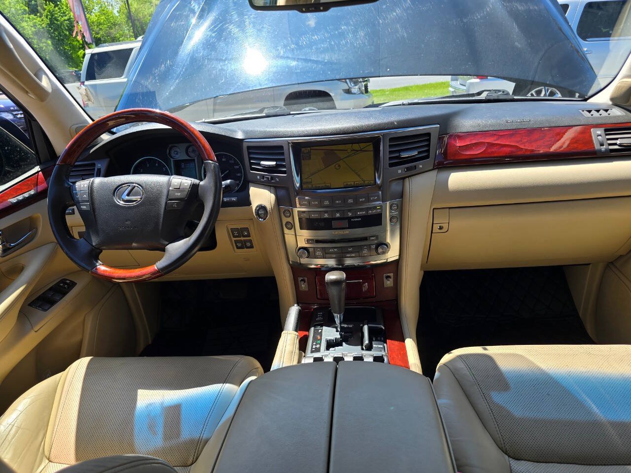 Used 2011 Lexus LX 570 4WD image 35
