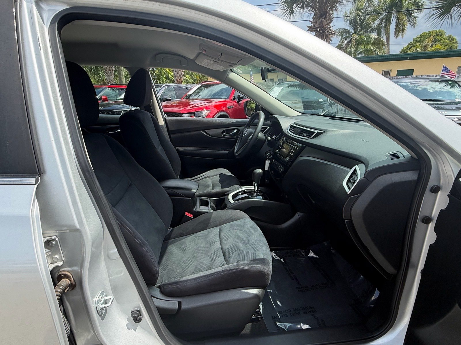 Used 2016 Nissan Rogue S FWD image 16