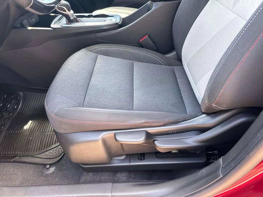 Certified 2024 Chevrolet Trax RS image 17