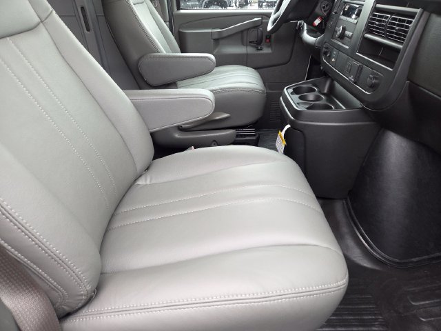 New 2026 GMC Savana 3500 w/ Driver Convenience Package RWD image 19
