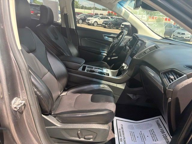 Used 2022 Ford Edge Titanium AWD/4WD image 22