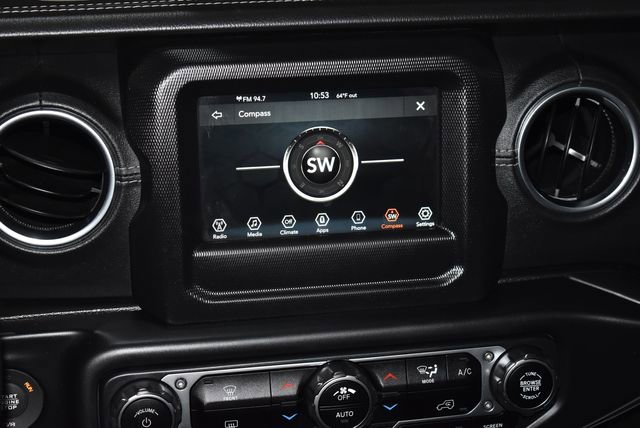 Certified 2020 Jeep Wrangler Unlimited Sahara w/ LED Lighting Group image 15