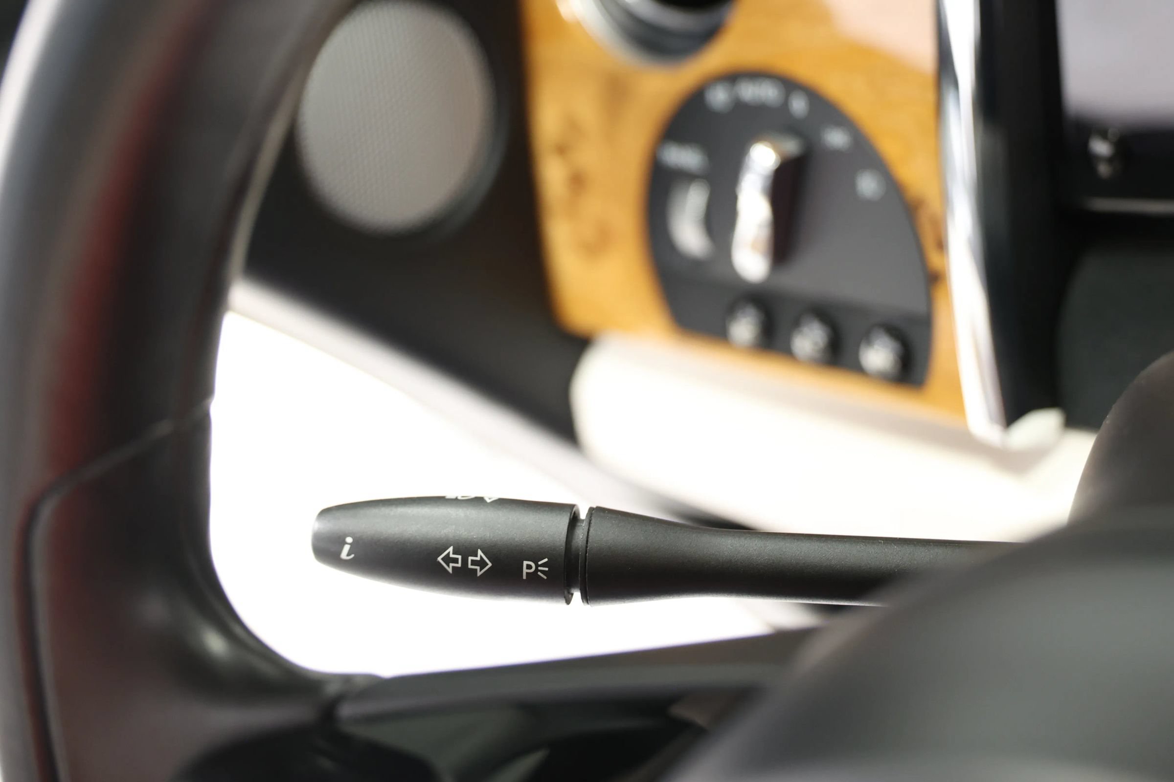 Used 2017 Rolls-Royce Wraith RWD image 39