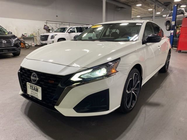 Certified 2023 Nissan Altima 2.5 SR w/ SR Premium Package image 3