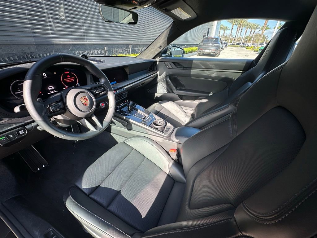 Certified 2025 Porsche 911 Carrera GTS RWD image 4
