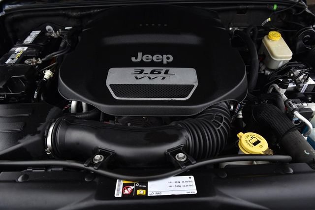 Used 2013 Jeep Wrangler Sahara w/ Dual Top Group AWD/4WD image 21