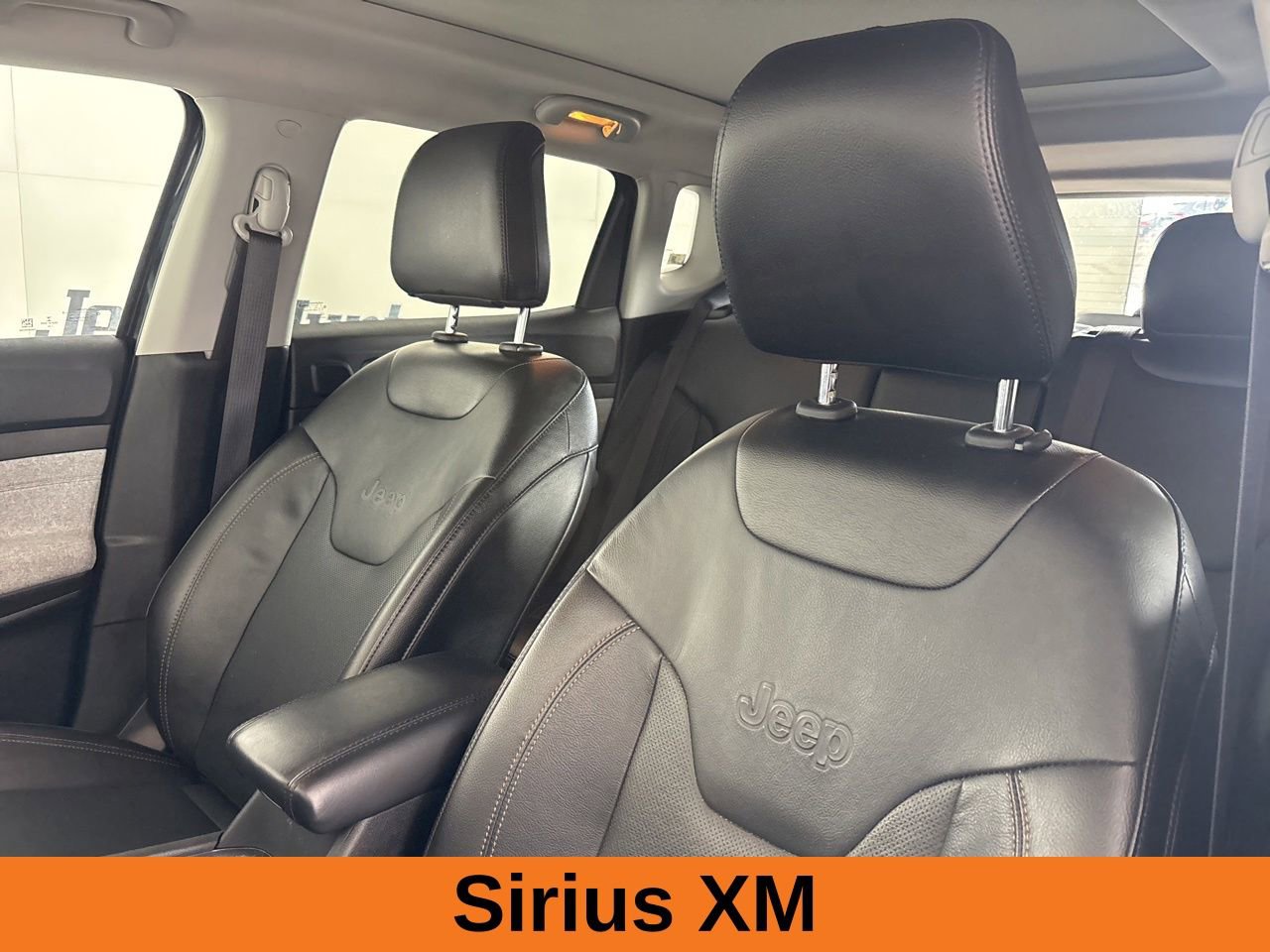 Used 2022 Jeep Compass Latitude w/ Sun and Sound Group AWD/4WD image 11