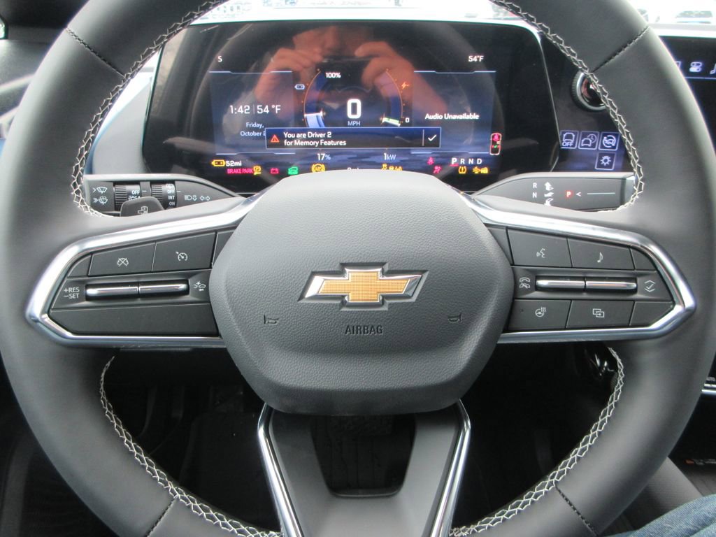 New 2026 Chevrolet Equinox EV LT image 25