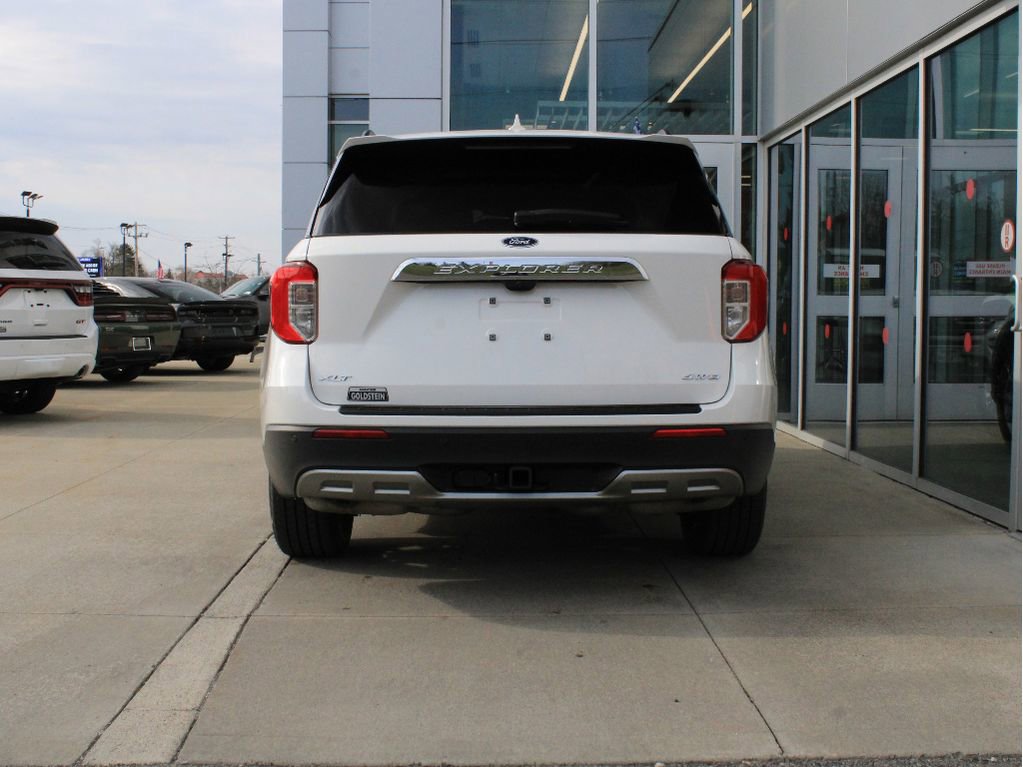 Used 2021 Ford Explorer XLT w/ Equipment Group 202A AWD/4WD image 7