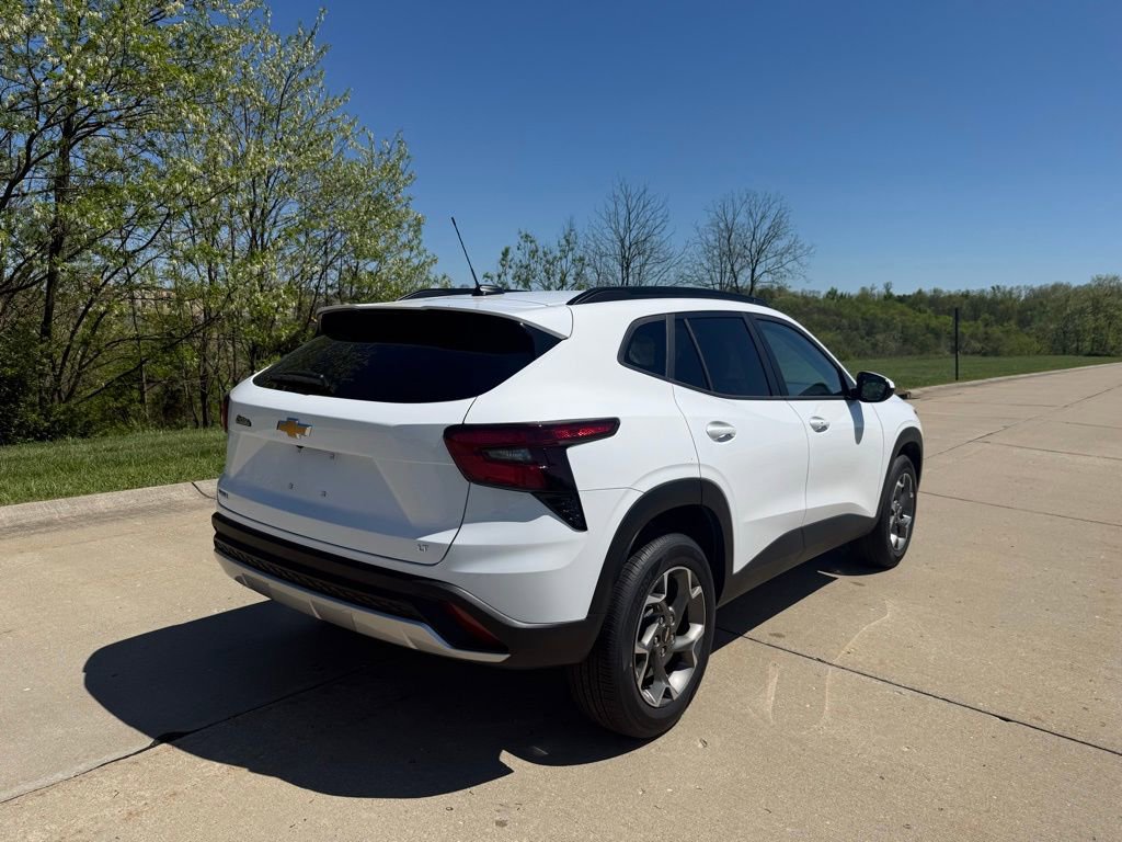 New 2026 Chevrolet Trax LT FWD image 3