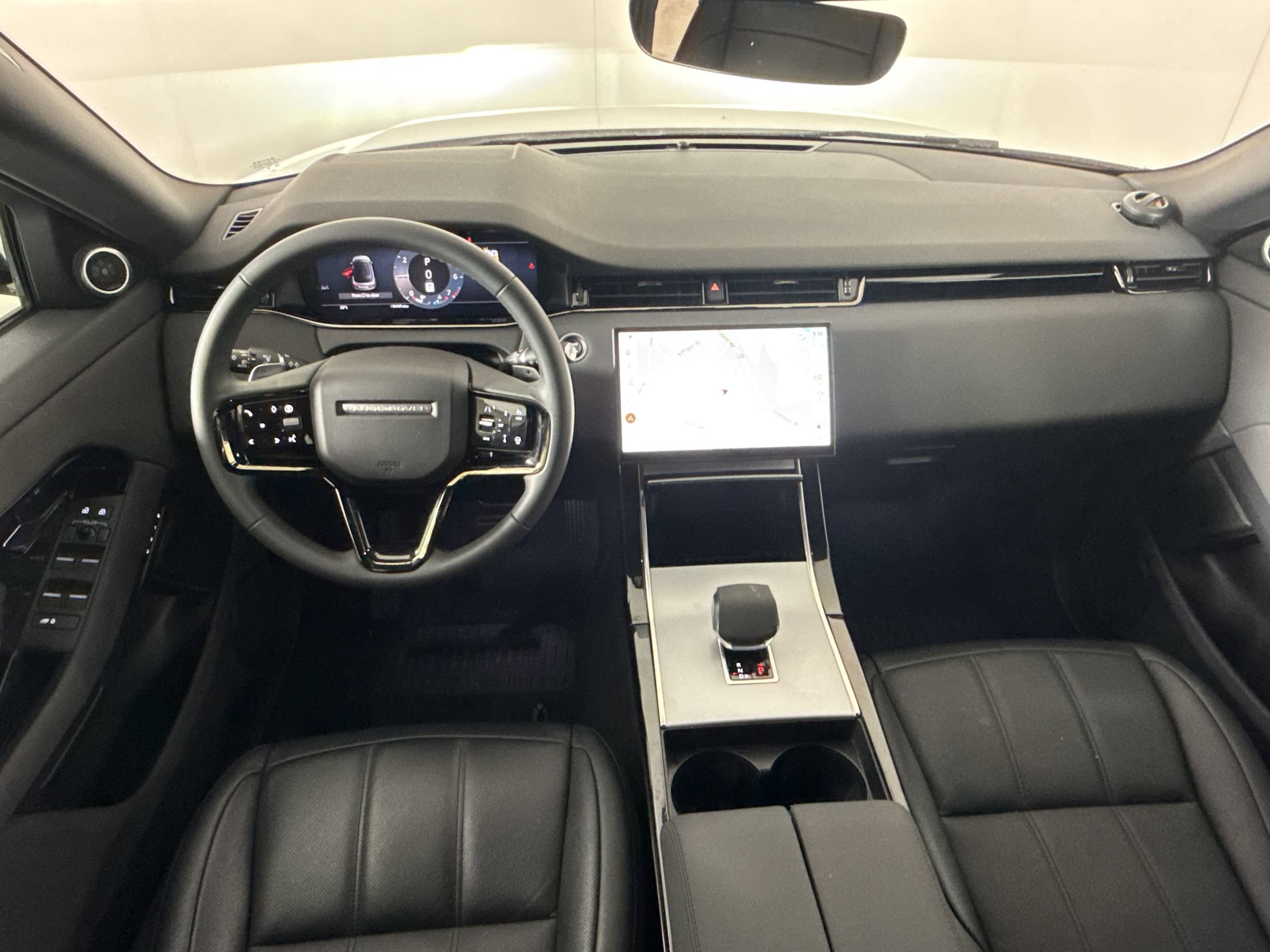 Used 2024 Land Rover Range Rover Evoque S AWD/4WD image 16