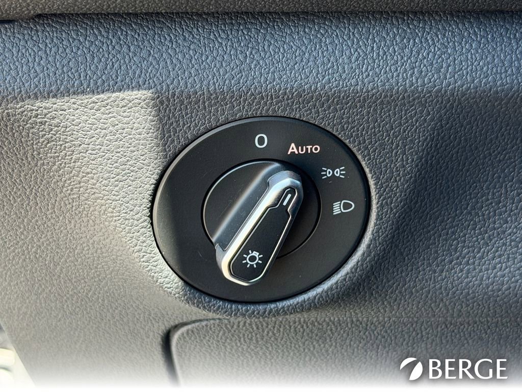 Used 2024 Volkswagen Jetta Sport image 19