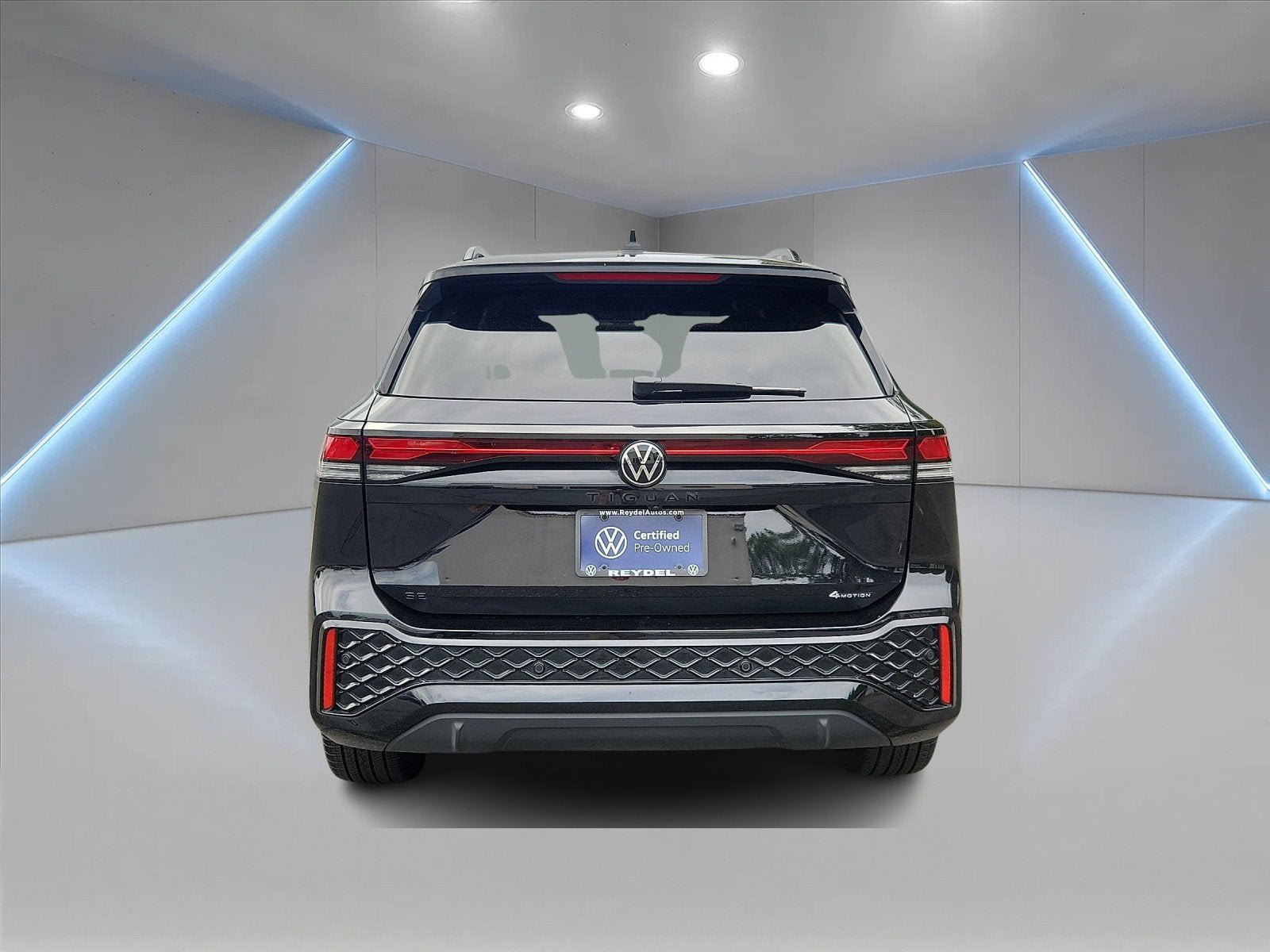 Used 2026 Volkswagen Tiguan SE R-Line AWD/4WD image 5
