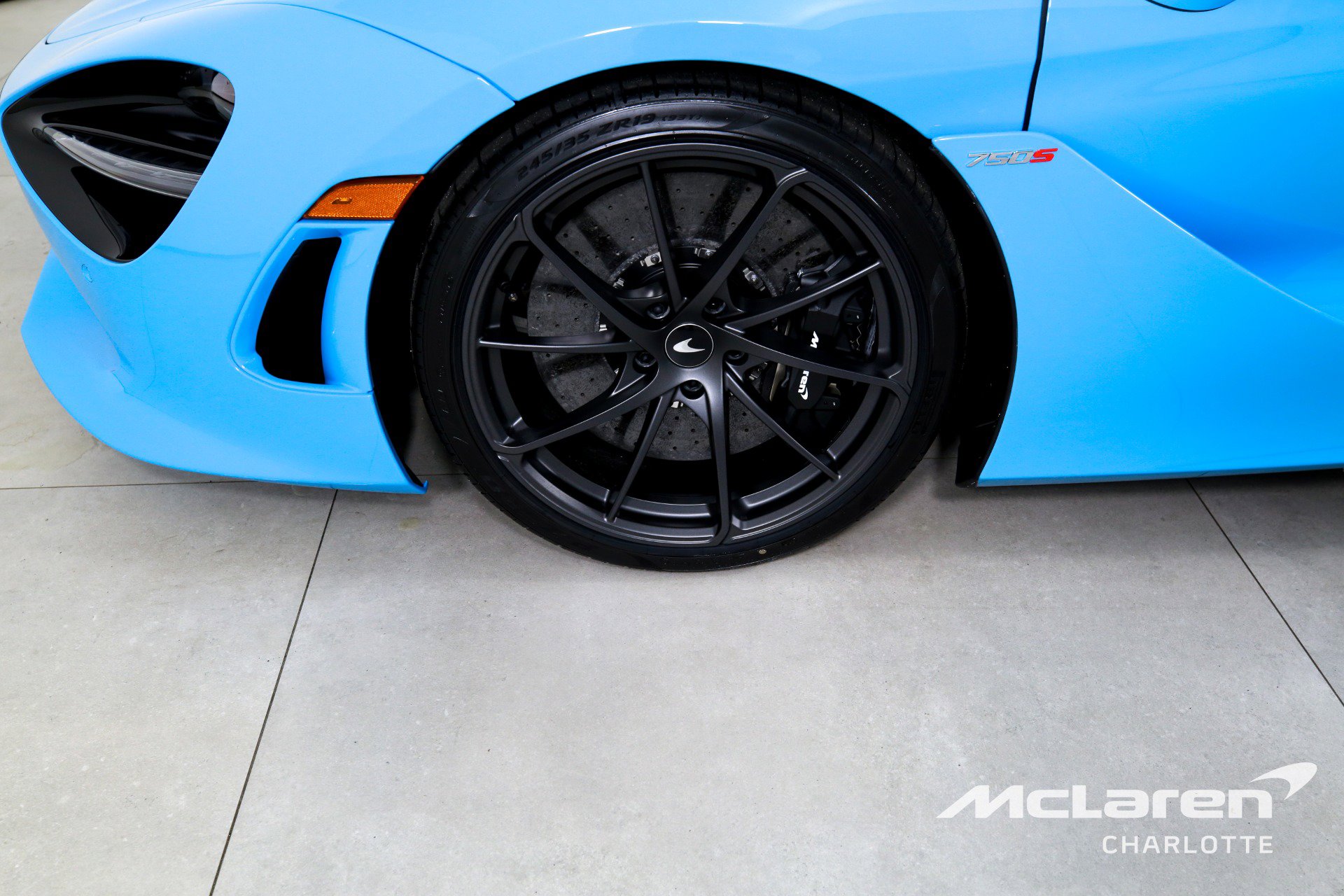 Used 2027 McLaren 750S Spider RWD image 27