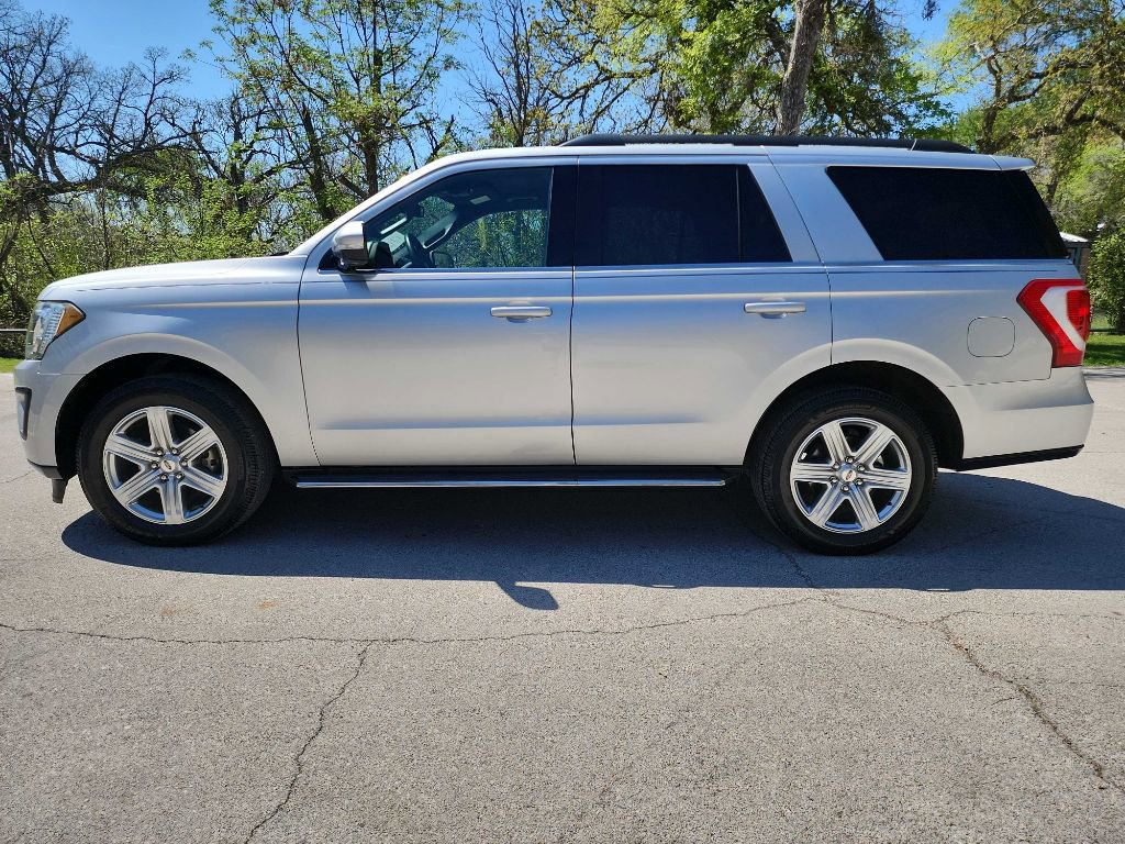 Used 2019 Ford Expedition XLT w/ Equipment Group 202A image 4