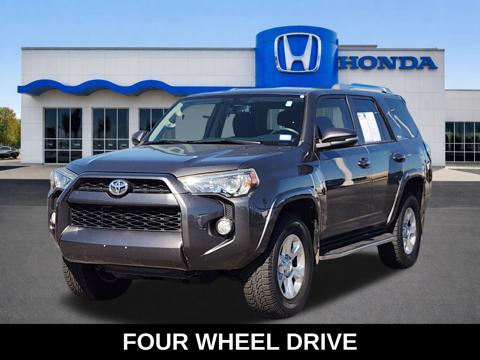 Used 2018 Toyota 4Runner SR5 Premium AWD/4WD image 2